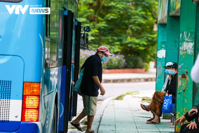 Xe bus Hà Nội háo hức lăn bánh sau nhiều tháng ngủ đông - Ảnh 13.