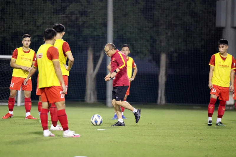 ĐT U23 Việt Nam rèn lối chơi chuẩn bị cho cuộc “tổng duyệt” trước U23 Kyrgyzstan - Ảnh 1.