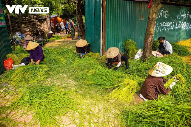 Bếp làng nhộn nhịp vì đặc sản mùa thu Hà Nội - Ảnh 1.