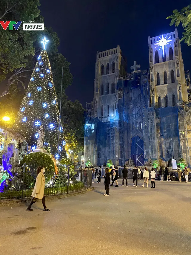 Các Nhà thờ tại Hà Nội trang hoàng đón Giáng sinh - Ảnh 2.