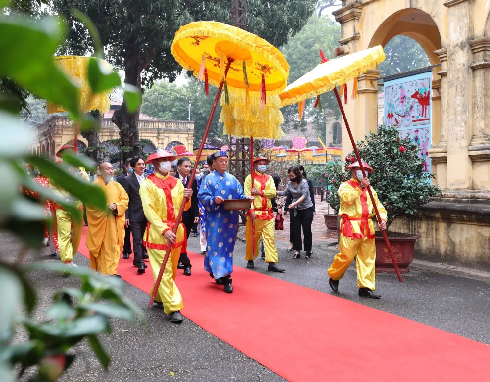 Hoàng Thành Thăng Long thả cá chép, dựng cây nêu đón Xuân Tân Sửu 2021 - Ảnh 8.