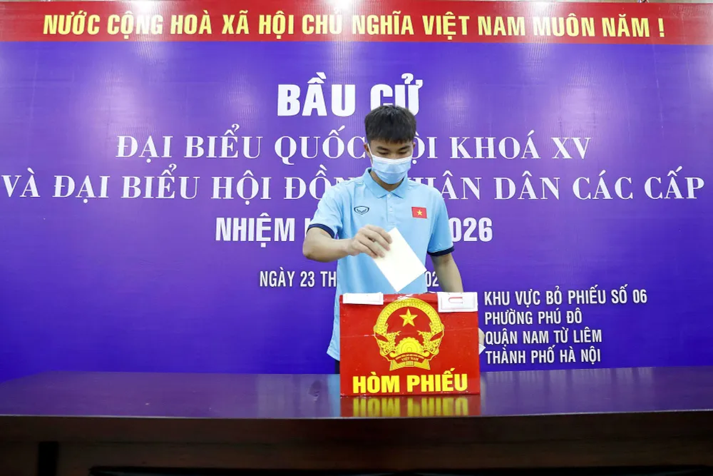 ẢNH: ĐT Việt Nam và ĐT U22 Việt Nam bỏ phiếu bầu ĐBQH khóa XV và đại biểu HĐND các cấp nhiệm kỳ 2021-2026 - Ảnh 15.