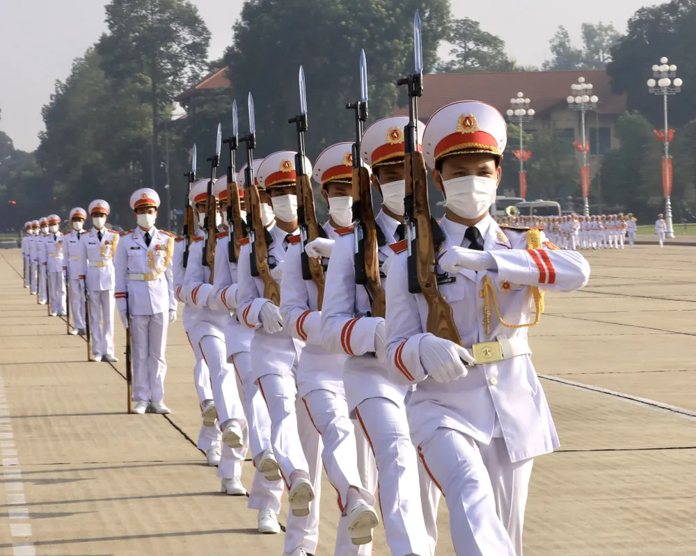 Lãnh đạo Đảng, Nhà nước vào Lăng viếng Chủ tịch Hồ Chí Minh nhân kỷ niệm 76 năm Quốc khánh 2/9 - Ảnh 6.