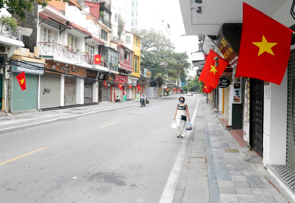 Hà Nội tĩnh lặng trong Ngày Quốc khánh ai ở đâu ở yên đó - Ảnh 22.