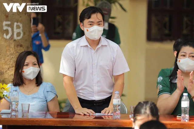 “Tết Trung thu - Tết của sẻ chia” mang yêu thương trao gửi bệnh nhi - Ảnh 11.