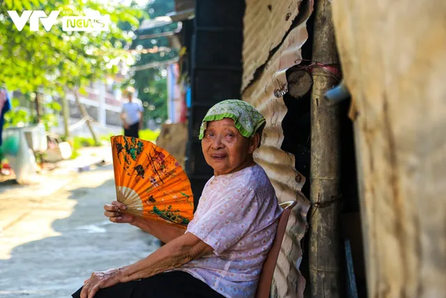 Mang Trung thu đến xóm cửu vạn Long Biên - Ảnh 4.