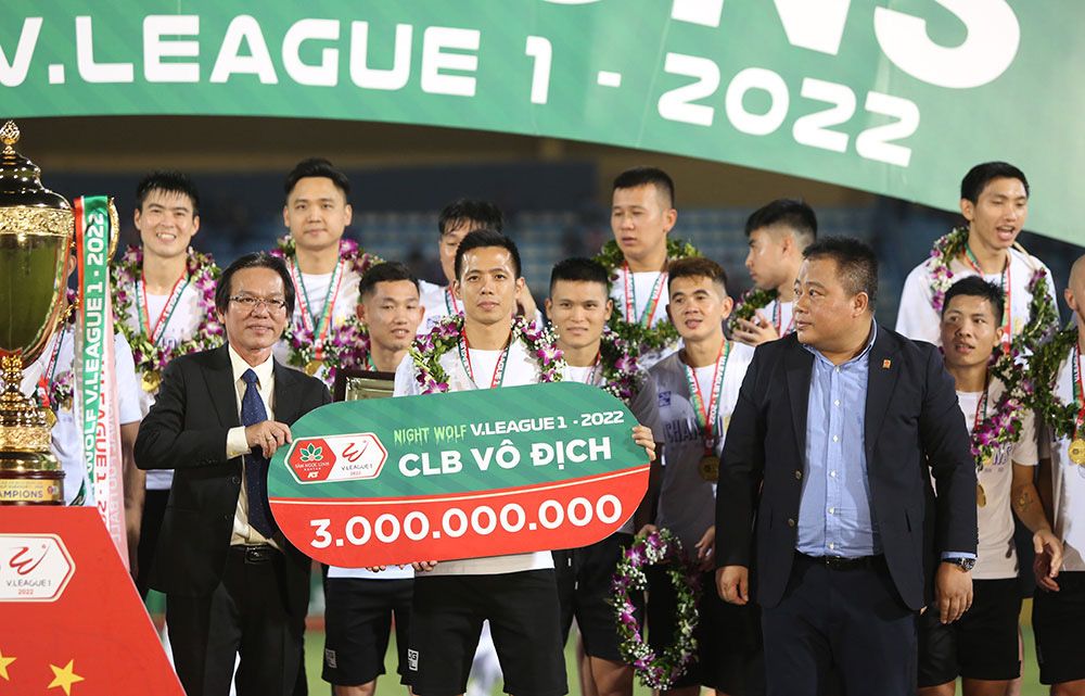 Chùm ảnh trao Cúp VĐ Night Wolf V.League 1-2022 cho CLB Hà Nội  - Ảnh 20.