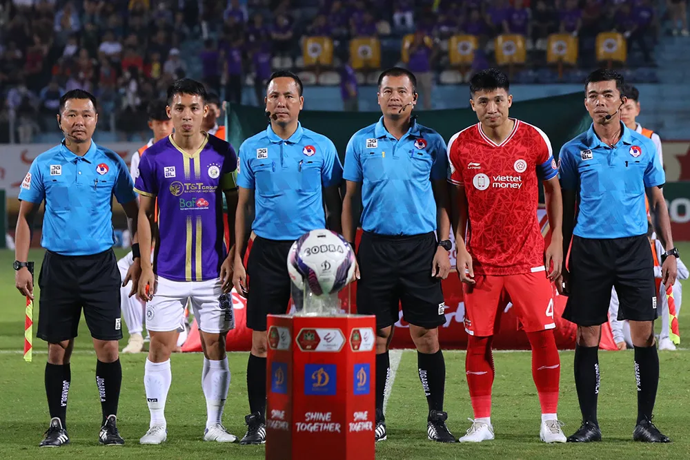 Ảnh: Thắng tối thiểu CLB Viettel, Hà Nội FC chạm tay vào chức vô địch V.League 2022   - Ảnh 4.