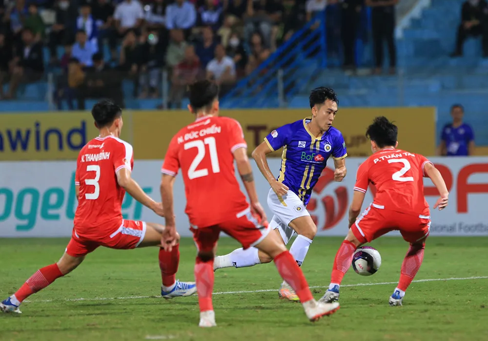 Ảnh: Thắng tối thiểu CLB Viettel, Hà Nội FC chạm tay vào chức vô địch V.League 2022   - Ảnh 1.