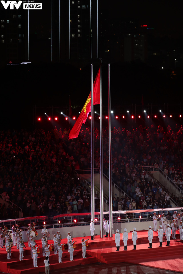 Lễ khai mạc SEA Games 31: Đại tiệc âm thanh, ánh sáng đậm bản sắc văn hóa Việt Nam - Ảnh 4.