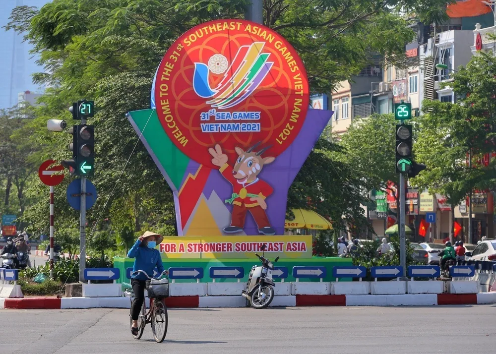 Hà Nội trang hoàng đường phố chào đón SEA Games 31 - Ảnh 1. Hà Nội trang hoàng đường phố chào đón SEA Games 31 - Ảnh 1.