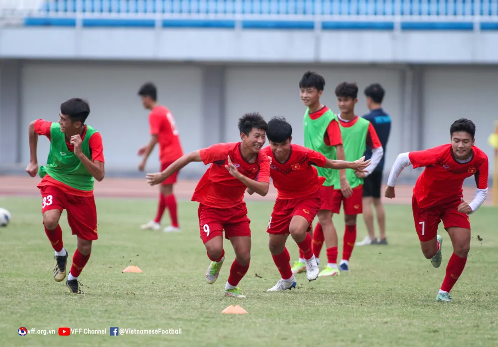 U16 Việt Nam hoàn thành buổi tập cuối cùng trước trận chung kết với U16 Indonesia - Ảnh 11.