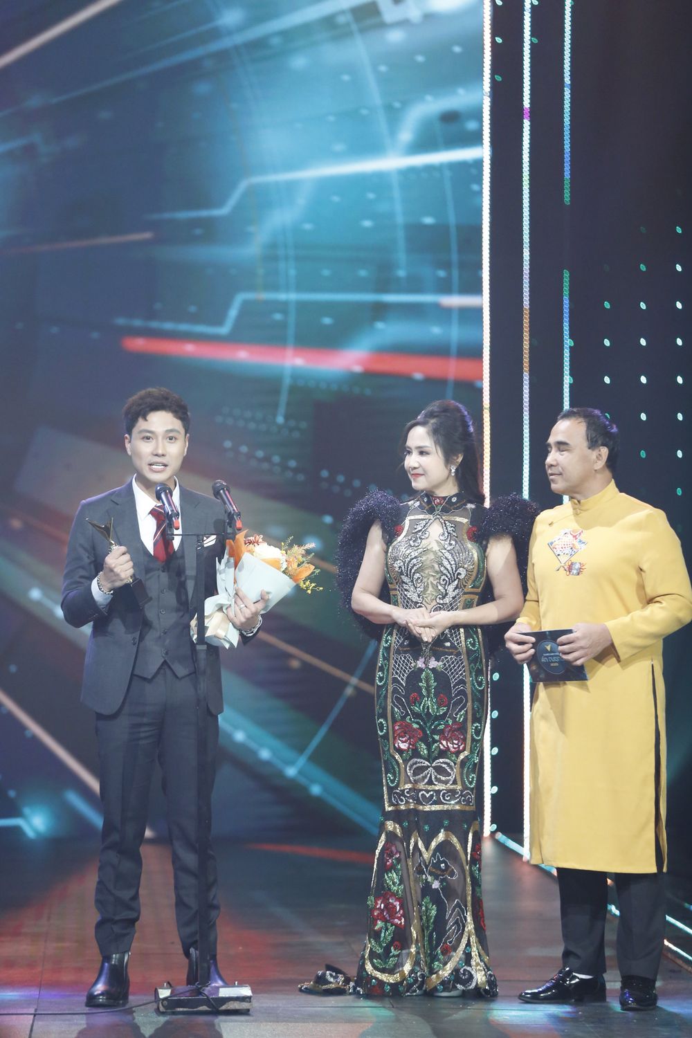 Khoảnh khắc ấn tượng trong Lễ trao giải VTV Awards 2022 - Ảnh 17.