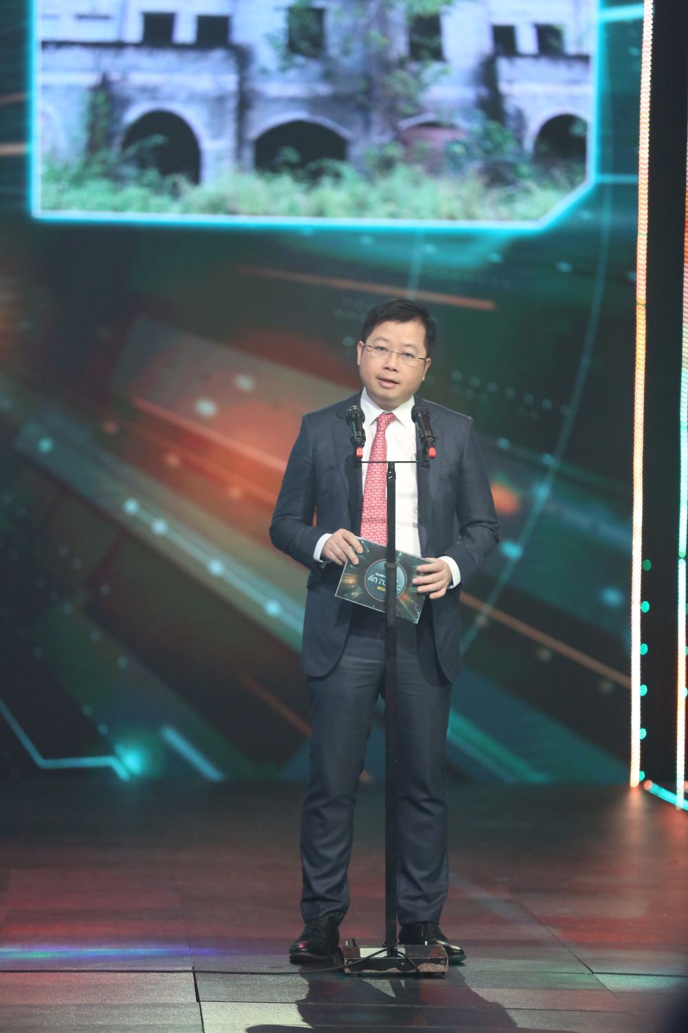 Khoảnh khắc ấn tượng trong Lễ trao giải VTV Awards 2022 - Ảnh 3.