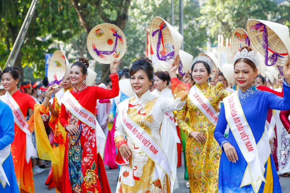 Hơn 1.500 người tham gia diễu hành tại Carnaval mùa thu Hà Nội - Ảnh 12.