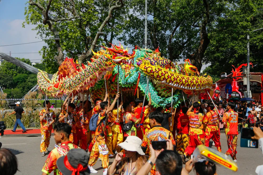 Hơn 1.500 người tham gia diễu hành tại Carnaval mùa thu Hà Nội - Ảnh 3.