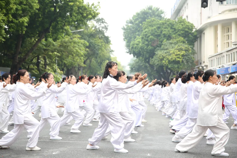 H&agrave;ng ngh&igrave;n người cao tuổi tham gia ng&agrave;y hội r&egrave;n luyện sức khỏe H&agrave; Nội 2023 - Ảnh 14.