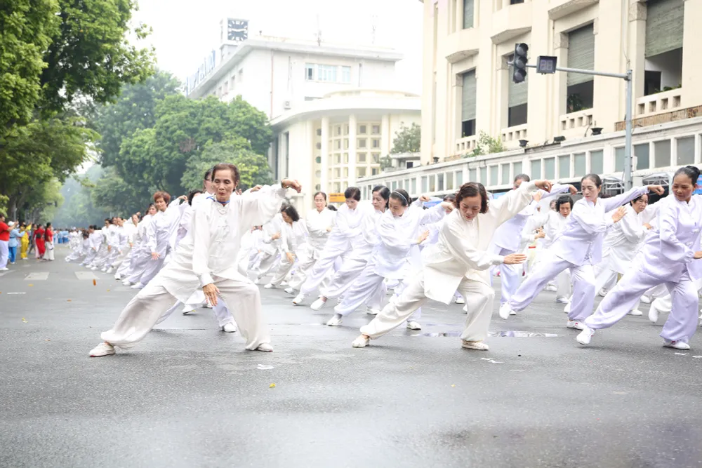 H&agrave;ng ngh&igrave;n người cao tuổi tham gia ng&agrave;y hội r&egrave;n luyện sức khỏe H&agrave; Nội 2023 - Ảnh 15.