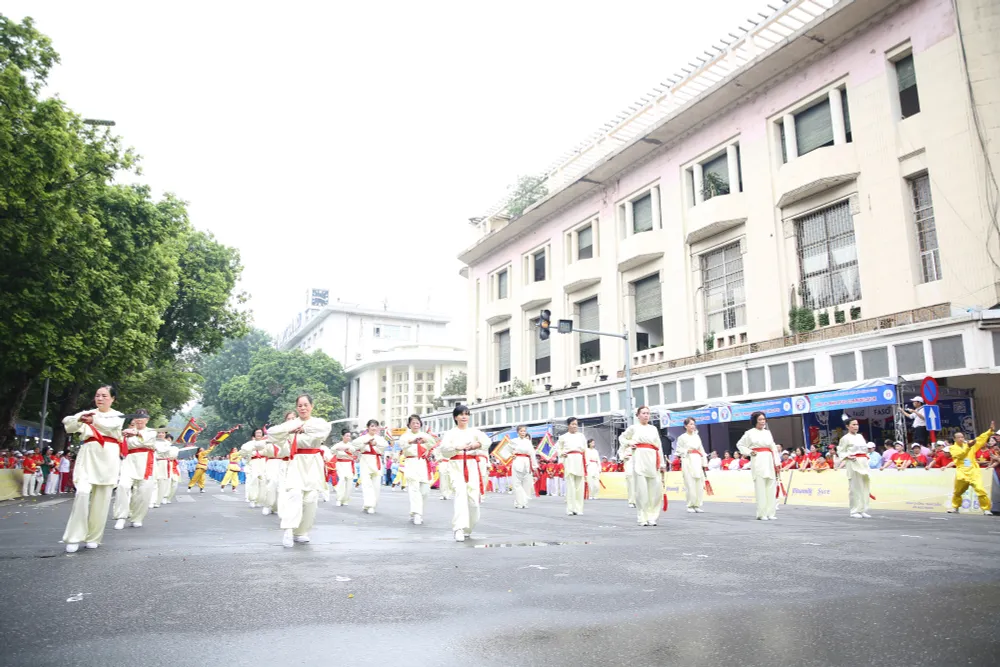 H&agrave;ng ngh&igrave;n người cao tuổi tham gia ng&agrave;y hội r&egrave;n luyện sức khỏe H&agrave; Nội 2023 - Ảnh 22.