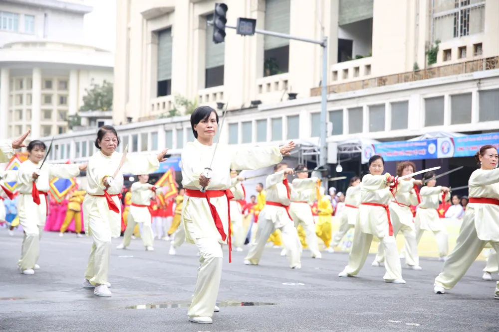 H&agrave;ng ngh&igrave;n người cao tuổi tham gia ng&agrave;y hội r&egrave;n luyện sức khỏe H&agrave; Nội 2023 - Ảnh 26.
