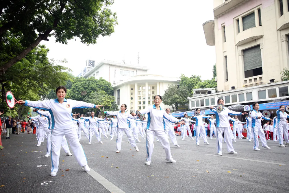 H&agrave;ng ngh&igrave;n người cao tuổi tham gia ng&agrave;y hội r&egrave;n luyện sức khỏe H&agrave; Nội 2023 - Ảnh 42.