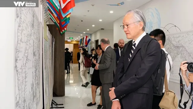 Thủ tướng Hà Lan dự triển lãm “Vẽ bản đồ Rồng: Việt Nam qua con mắt những nhà vẽ bản đồ Hà Lan” - Ảnh 8.