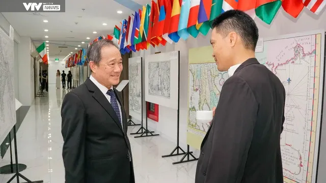Thủ tướng Hà Lan dự triển lãm “Vẽ bản đồ Rồng: Việt Nam qua con mắt những nhà vẽ bản đồ Hà Lan” - Ảnh 7.