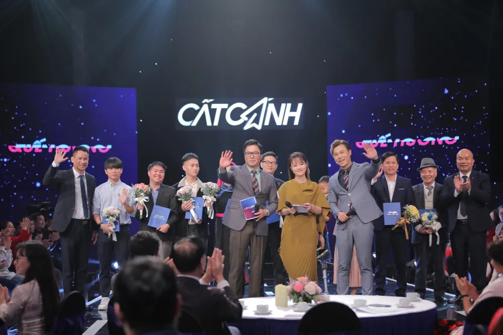 Gala Cất cánh 2023: 47 diễn giả, khách mời hội ngộ và những câu chuyện truyền lửa - Ảnh 10.