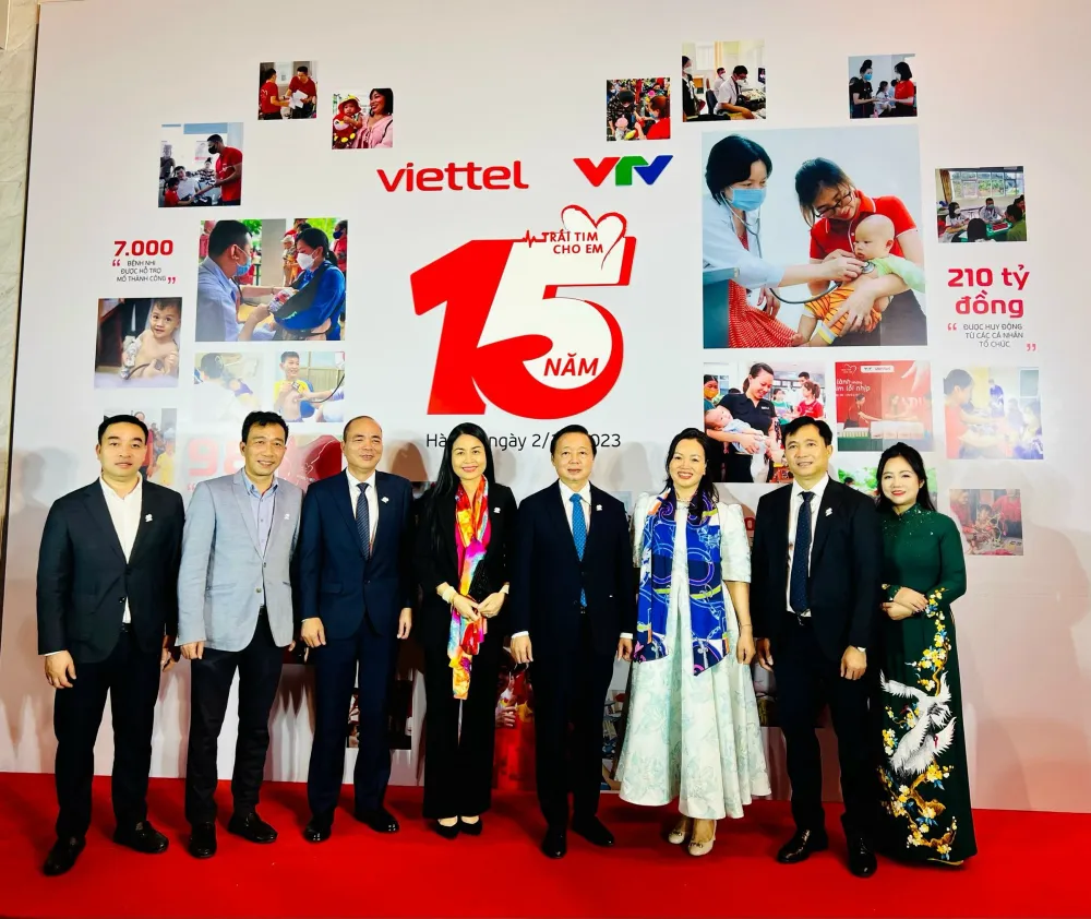 Gala 15 năm Gala Trái tim cho em - những khoảnh khắc đầy xúc cảm - Ảnh 24. Gala 15 năm Gala Trái tim cho em - những khoảnh khắc đầy xúc cảm - Ảnh 24.