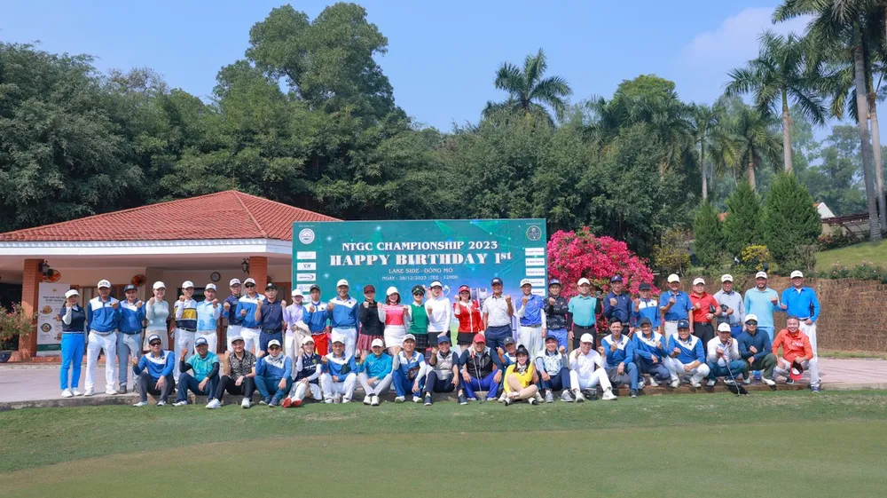 144 golfer so tài gay cấn tại giải đấu kỷ niệm 1 năm thành lập CLB họ Nguyễn Thăng Long - Ảnh 1.