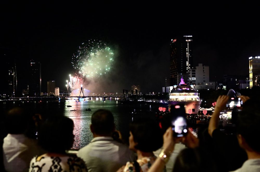 Lễ hội Pháo hoa quốc tế Đà Nẵng 2023: Mãn nhãn màn tranh tài của đội Australia và Italia - Ảnh 15.