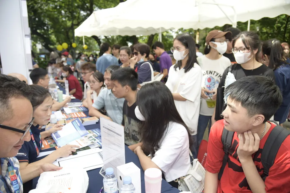 Đăng ký xét tuyển 2023: Không nên ‘bỏ trứng vào 1 giỏ’, cần có chiến thuật chọn trúng, chọn đúng - Ảnh 10.