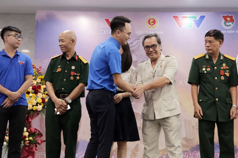 Hội Cựu chiến binh và Đoàn Thanh niên VTV tri ân liệt sĩ, gặp mặt thương binh và gia đình người có công - Ảnh 16.