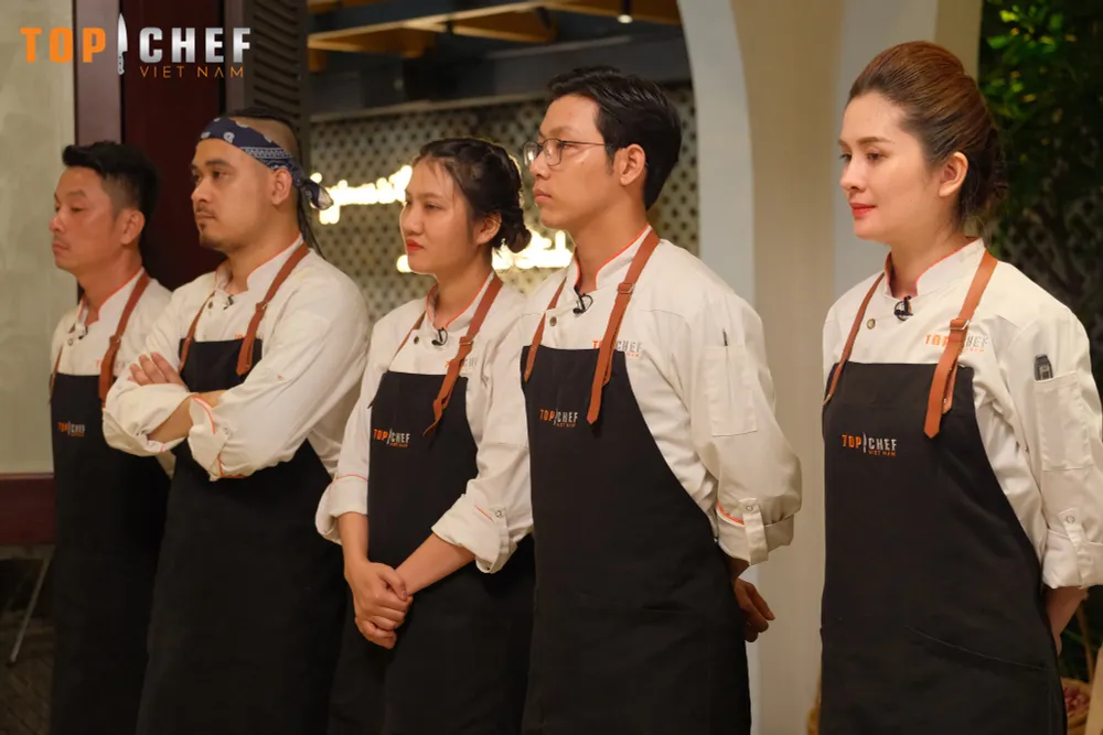 Top Chef - Tập 11: Thử thách kết hợp thịt bò Wagyu và vang thượng hạng, đầu bếp gen Z phải gói dao ra về - Ảnh 16.