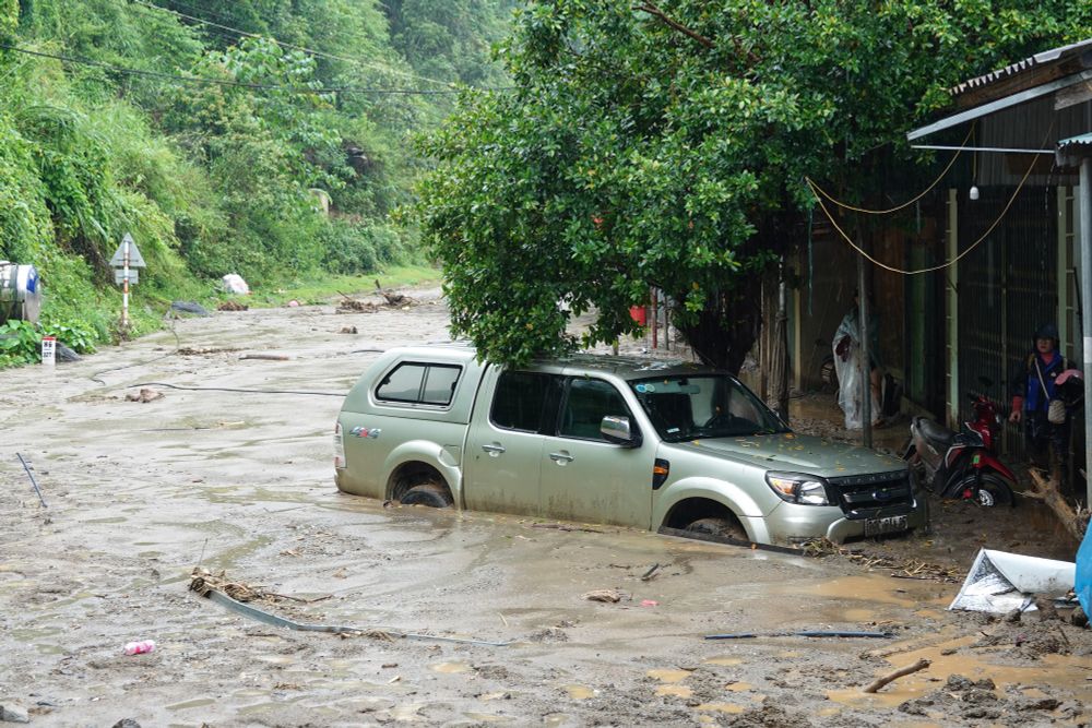 Mù Cang Chải tan hoang sau trận lũ lớn - Ảnh 5.