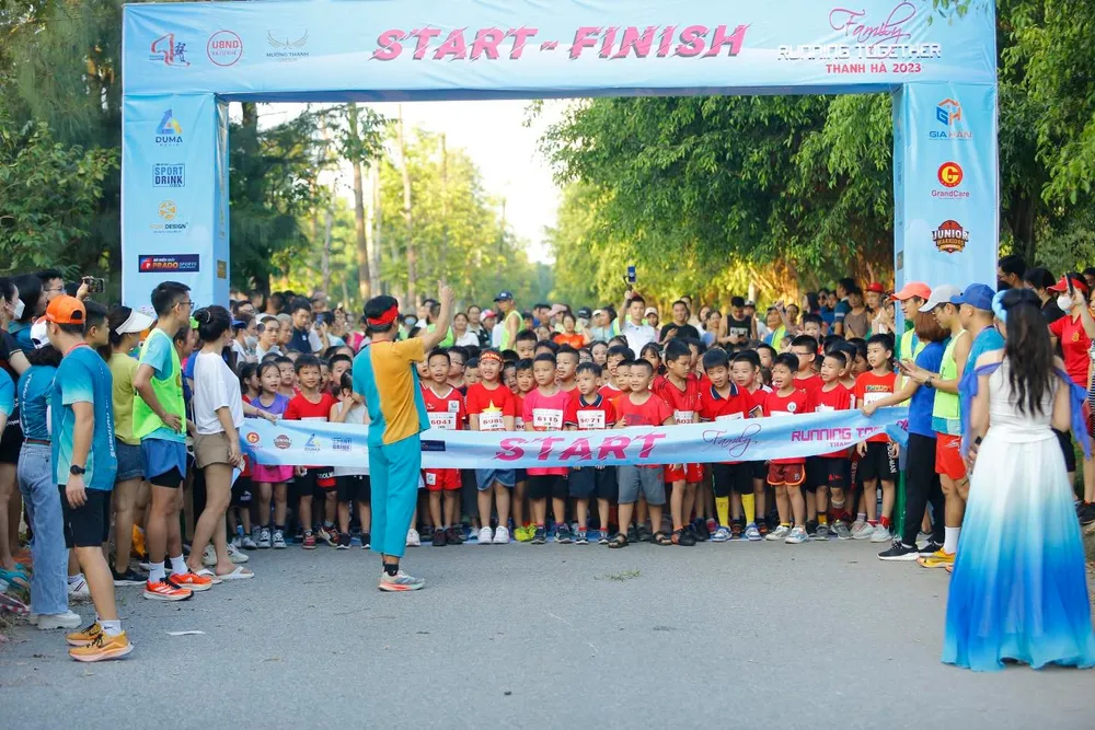 Family Running Together 2023 – Trung Thu này là của các con - Ảnh 2.