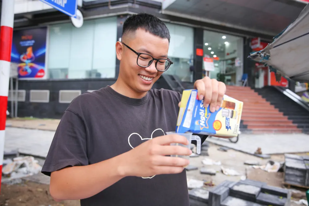 Tr&agrave;o lưu b&aacute;n cafe dạo ở H&agrave; Nội - Ảnh 7.