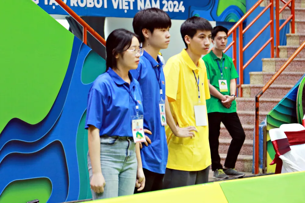 Những chiến thắng tuyệt đối Mùa vàng đầu tiên tại Robocon Việt Nam 2024 - Ảnh 3. Những chiến thắng tuyệt đối Mùa vàng đầu tiên tại Robocon Việt Nam 2024 - Ảnh 3.