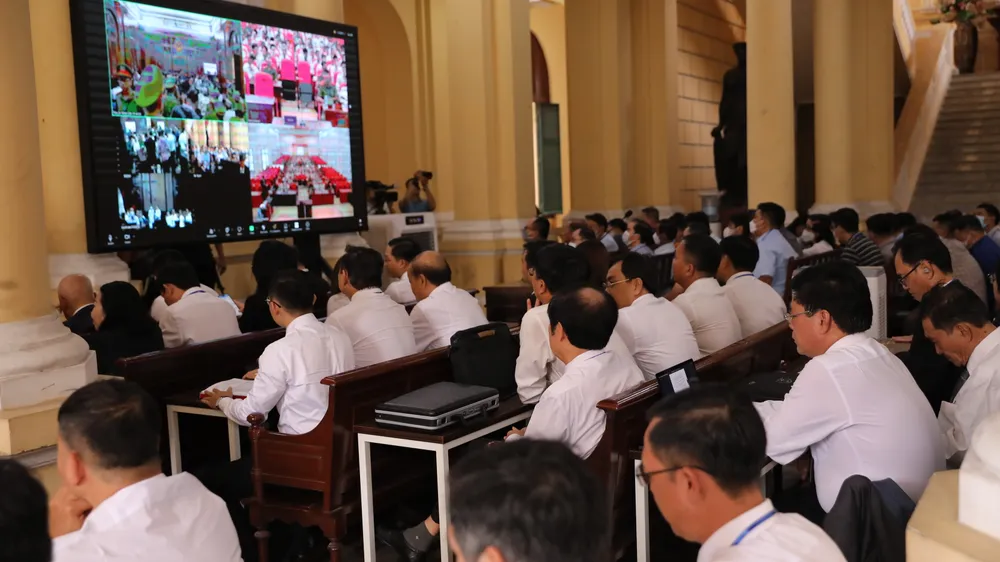 TP Hồ Chí Minh: 2 cựu Cục trưởng hầu tòa trong vụ xét xử đại án đăng kiểm - Ảnh 3.