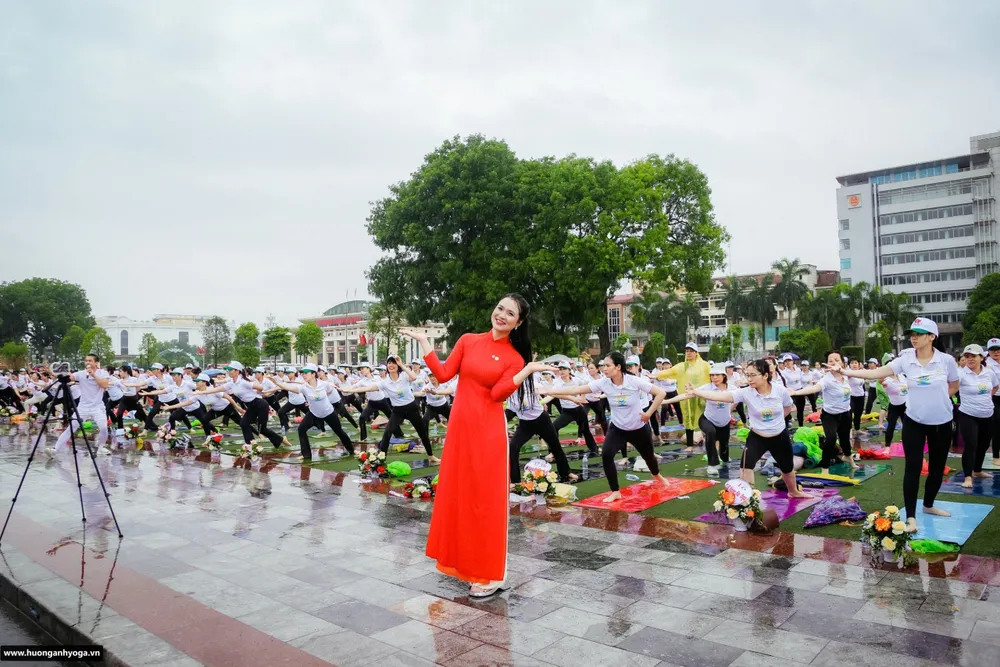 Hoa hậu trang sức Việt Nam Diễm Hương - Đại sứ lan tỏa Yoga đến cộng đồng với nhan sắc vượt thời gian - Ảnh 1.