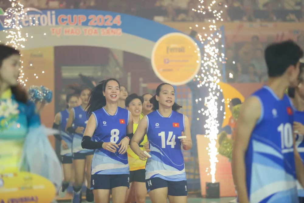 Lễ khai mạc VTV Ferroli Cup 2024: Ngắn gọn, cô đọng nhiều cảm xúc ấn tượng - Ảnh 4.