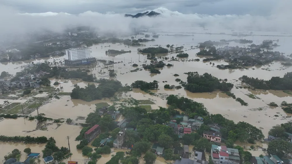 Thành phố Tuyên Quang ngập trong nước lũ, có nơi mực nước gần 2m - Ảnh 3.