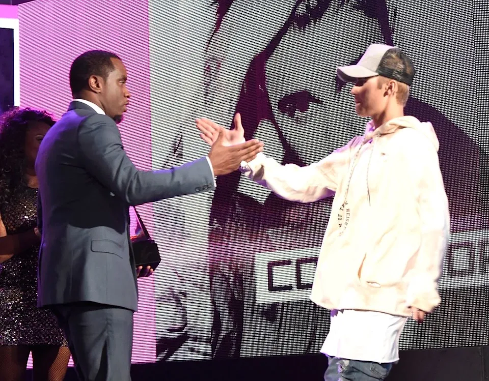 Unveiling the relationship between Justin Bieber and infamous hip hop mogul Sean Diddy Combs - Photo 1.