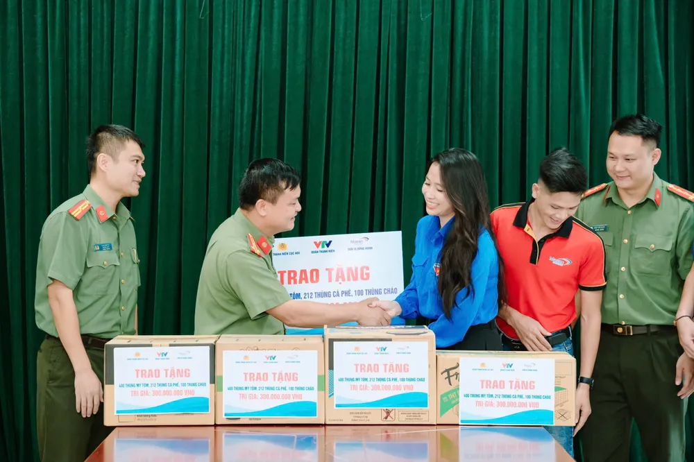 Đài THVN thăm hỏi, động viên cán bộ chiến sĩ các đơn vị lực lượng vũ trang tại các tỉnh miền núi phía Bắc - Ảnh 14.