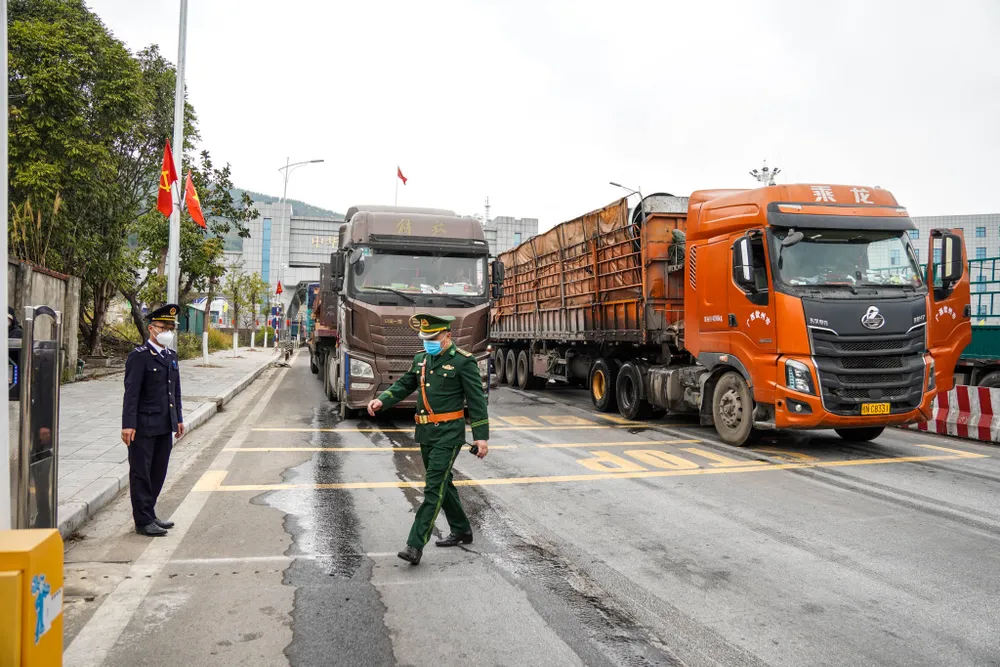 Hải quan Lạng Sơn tăng cường công tác chống buôn lậu dịp Tết Ất Tỵ - Ảnh 7.
