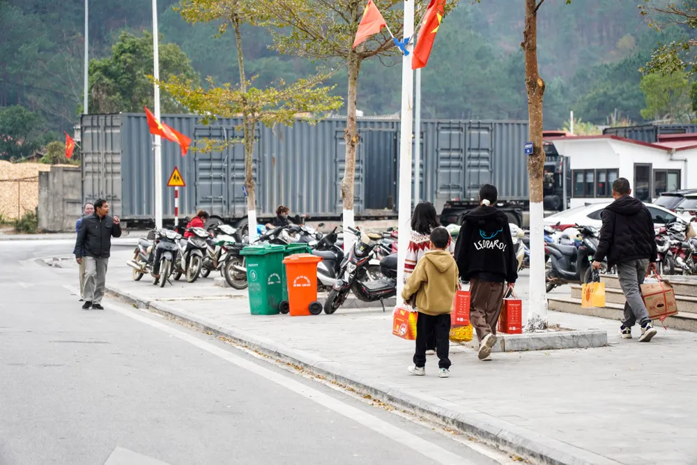 Hải quan Lạng Sơn tăng cường công tác chống buôn lậu dịp Tết Ất Tỵ - Ảnh 2.