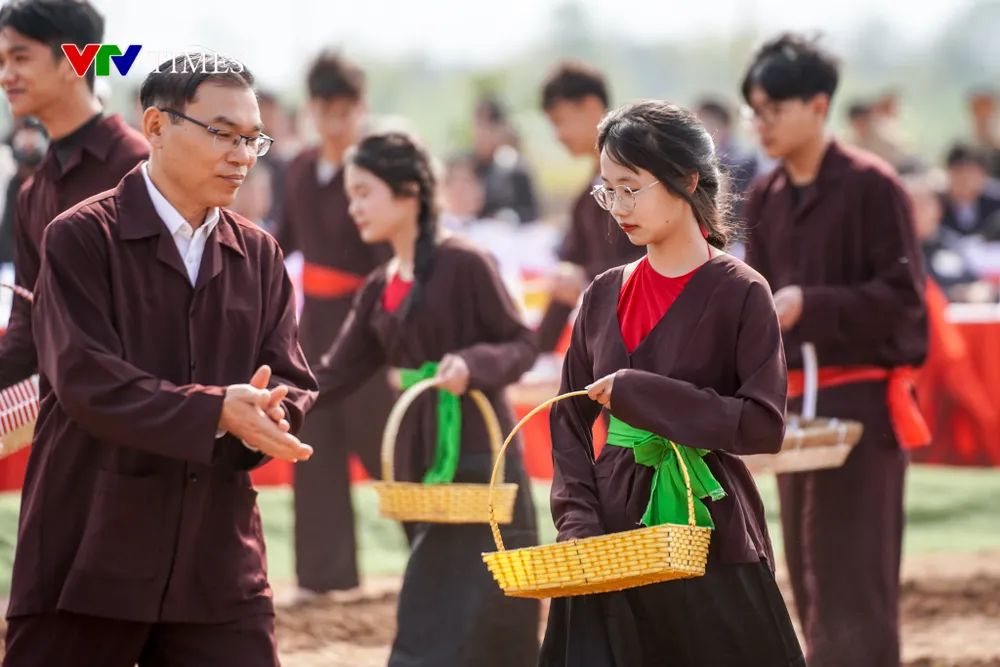 Lễ hội Tịch Điền Đọi Sơn 2025: Mong mùa màng bội thu - Ảnh 6. Lễ hội Tịch Điền Đọi Sơn 2025: Mong mùa màng bội thu - Ảnh 6.