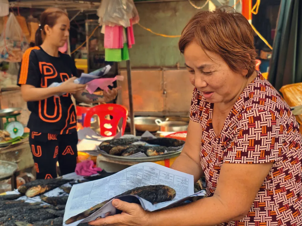 Chợ truyền thống nhộn nhịp ngày vía Thần Tài - Ảnh 3. Chợ truyền thống nhộn nhịp ngày vía Thần Tài - Ảnh 3.