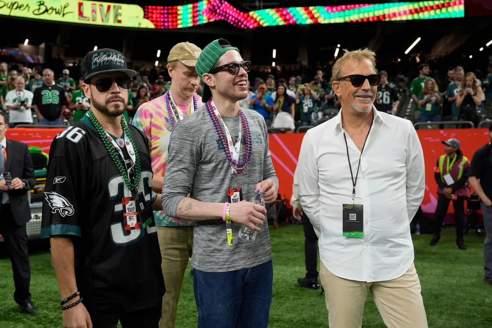 Dàn sao nổi tiếng quy tụ tại Super Bowl 2025 - Ảnh 10. Dàn sao nổi tiếng quy tụ tại Super Bowl 2025 - Ảnh 10.
