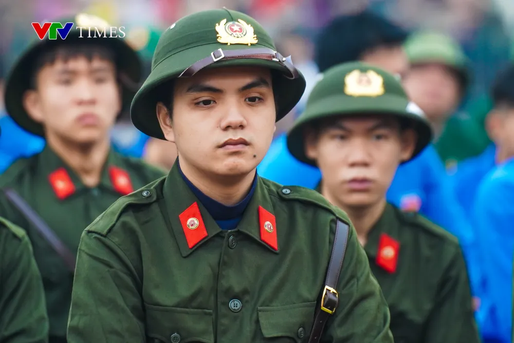 Lễ giao nhận quân 2025 tại Hà Nội: Ngày hội lên đường bảo vệ Tổ quốc - Ảnh 8. Lễ giao nhận quân 2025 tại Hà Nội: Ngày hội lên đường bảo vệ Tổ quốc - Ảnh 8.